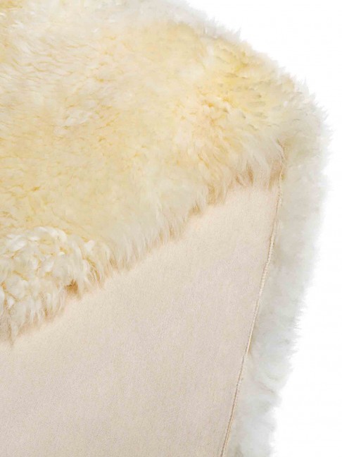 Tapete Pele de Carneiro Bege 